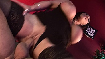 Denise K And Cathy Berry Let Him Cum On Both Their Faces At Once