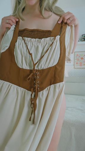 An Elegant Wife Puts on a New Outfit for Her Enormous Breasts.