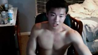 Chinese Fellow Wailing while Jacking off