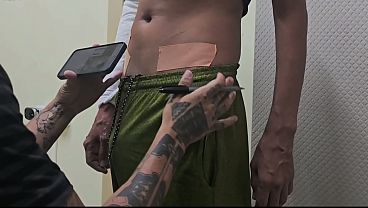 Colega da academia se entregando com gemido gostoso