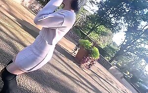 Black hair, slender body, short. three beats on the iron plate. dangerous, dangerous, dangerous