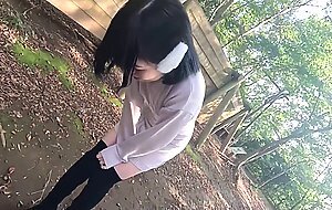 Black hair, slender body, short. three beats on the iron plate. dangerous, dangerous, dangerous