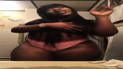 Boobs: Her google drive folder, 557 videos =  https://rentry.co/v6io7mmk