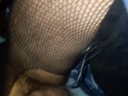 La mujer a mi lado y yo vestido de putita