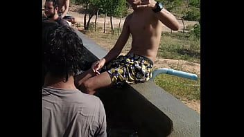 MARIBONDO SENDO FODIDO POR 2 BRANCOS