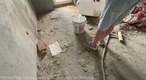 The Construction Worker Freaked Out and Filled His Boss's Mouth Full of Cum in Public.