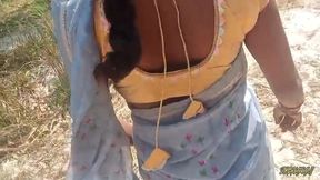 bahar ghum rhi thi bhabhi ki pesab nikal gayi