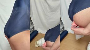 クラスの男子に小便やザーメンをぶっかけられた匂う肉便器スクール水着を着て極太アナルディルド調教