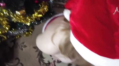 Santa fingered my pregnant stepmom's pink pussy till her big ass shook