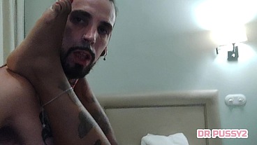AFRICANA TATUADA TURISTA FODIDA NA BUCETA QUENTE COM MUITA FORÇA EM APARTAMENTO DE ESPELHOS E AINDA DEIXOU FILMAR TUDO SEM LIMITES