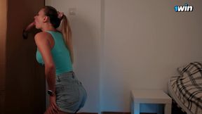 Miss Driada - The Neighbor didn't Hesitate and Swallowed the Gift - Blond hair babe