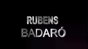 coroa gostosa na praia, nao aguentou e mostrou tudo.