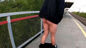 Extreme Masturbation at the Station