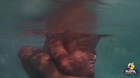 muita far putaria na piscina com as estrelas pornos - rafaella denardin - melissa devassa - nego catra