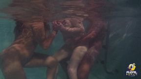 muita far putaria na piscina com as estrelas pornos - rafaella denardin - melissa devassa - nego catra