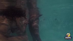 muita far putaria na piscina com as estrelas pornos - rafaella denardin - melissa devassa - nego catra