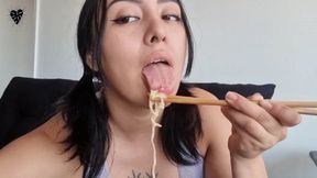 Sexy Giantess Ramen VORE ( eating little human )