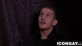Hunk Logan Moore fucks Alex Gustavo in several positions