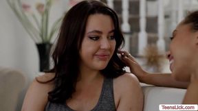 Nasty lesbian pussy licking with Alexis and Whitney