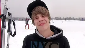 Bieber Lookalike Gags on Load, Stretched Wide – XXXGay 18+