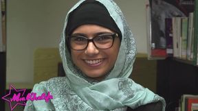 Gaze upon every curve as Mia Khalifa's body is worshipped in 4K glory!