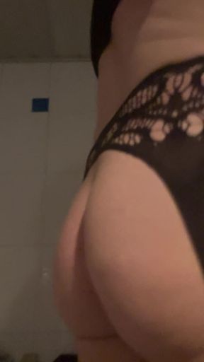 Shaking booty