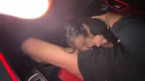 angela pipe dans la voiture