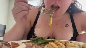 Sugargirlx2's Hearty Lunch - Mouth & Chewing Fetish