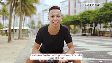 Novinhos se deliciando com a piroca gigante do dotado