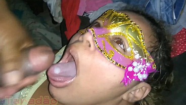 Puta tomando leitinho de piroca