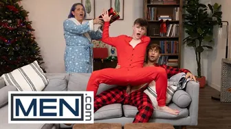 Twink Jake Preston Sneakily Sucks Dom King's Big Cock While Gaming on Christmas