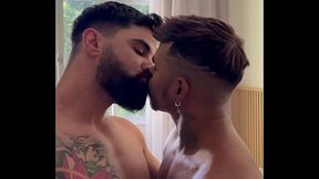 SENTANDO E REBOLANDO NO MEU PAU