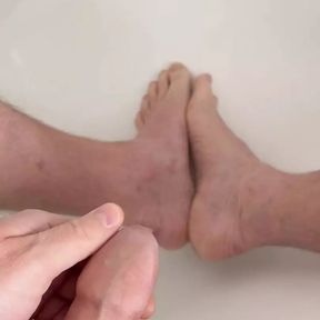 Feet 🦶🏻 and piss fetish