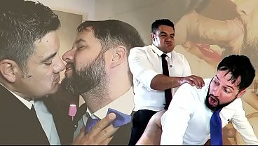 YURI GA&Uacute_CHO - DOTAD&Atilde_O FAZENDO UMA BIG SURPRESA PRO MARIDO PUT&Atilde_O - SEXO GAY COM DOTAD&Atilde_O FODENDO O NAMORADO
