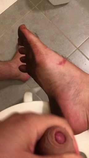 Another cum on my dirty feet