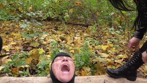 Spitting session in the forest