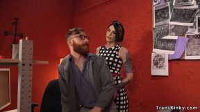 Dude with beard anal banged by tranny