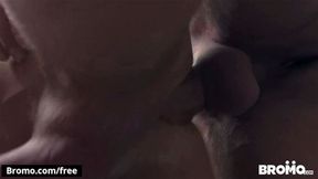 BROMO Twink gets spitroasted by 2 big cock