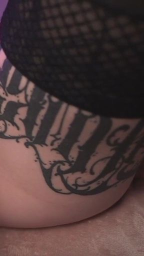 Hot Goth Trans Girl Gets Gaped by Massive Dildo on Fuck Machine