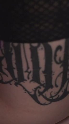 Hot Goth Trans Girl Gets Gaped by Massive Dildo on Fuck Machine