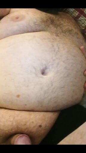 I wanna get oil up and jerked off. I then wanna cum all over Ur face and hair.