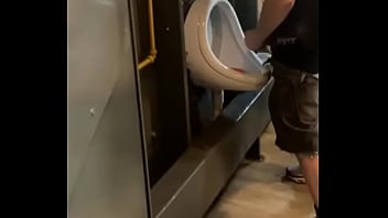 Amateur guy caught in public urinal (he can&#039_t pee so he prefers to jerk off)