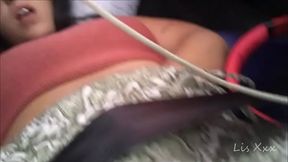 Gostosa mostra os peitos no &ocirc_nibus | Lis Xxx