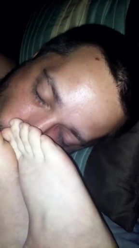 Feet sniffing blowjob