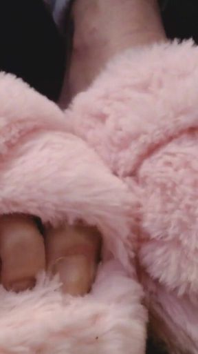 Toe Wiggling Pink Fuzzy Slippers