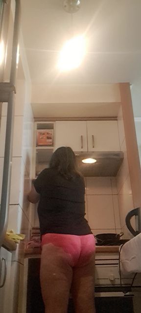 MILF, Cleaning the Kitchen