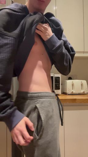 Amateur on OnlyFans shows off her skills with a big-dicked partner.