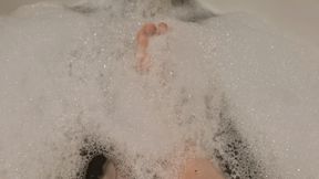 Watch My Naked Feet Enjoy a Bubble bath ❤️