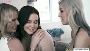 Lesbian Threesomes 2 Threeway Girls