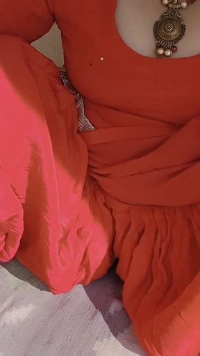 Punjabi Bhabhi Painted Her Nail on Roof